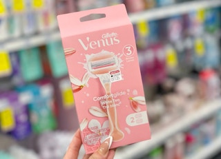cvs venus white tea razor 2022 1655990959 1655990959