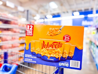 velveeta shells & cheese cups on shopping cart