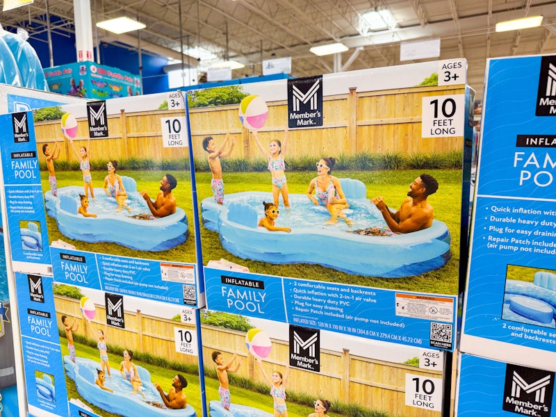 sams-club-members-mark-elegant-family-pool-1