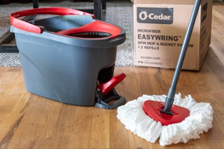 black-friday-amazon-o-cedar-easywring-microfiber-spin-mop-2021-03