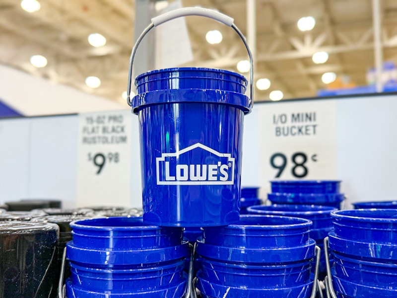 mylowes-rewards-members-free-mini-bucket-coupon-offer-kcl4