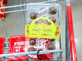costco-dubai-chocolate-mac-pop-1