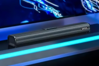 Lifestyle image of the VEAT00L Sound Bar (close up) under TV