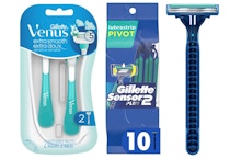 2 Gillette Disposable Razor Packs