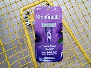 dollar general skintimate disposable razors 2022 sv 1650978456 1650978456