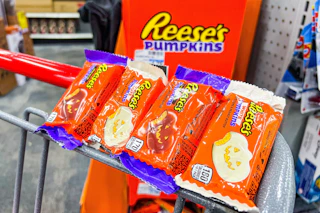 reese-s halloween candy pumpkins cvs3