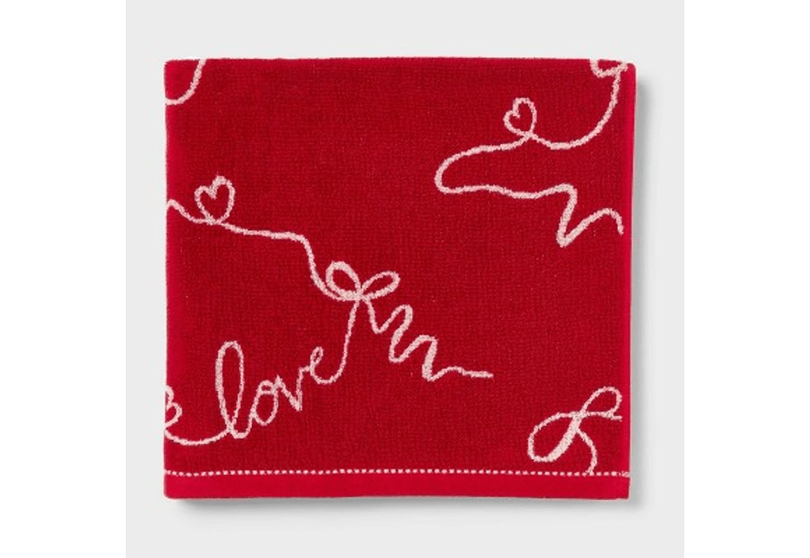 Threshold Valentine's Day Bath Towel