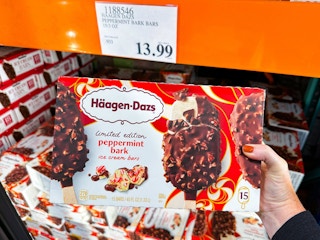 costco-haagen-dazs-peppermint-bark-ice-cream-2