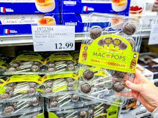 costco-dubai-chocolate-mac-pop-3
