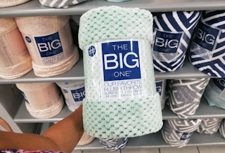 kohls the big one supersoft plush throw 81218b 1534102383