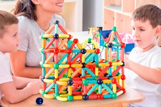 kids playing with the Magnetic Building Blocks Set, 64 pc