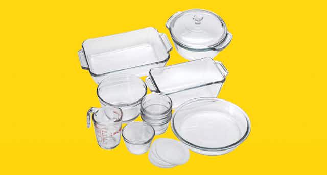 Grab This Anchor Hocking 15-Piece Bakeware Set for $33 at Macy's card image