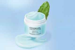 Covergirl Weightless Water Cream