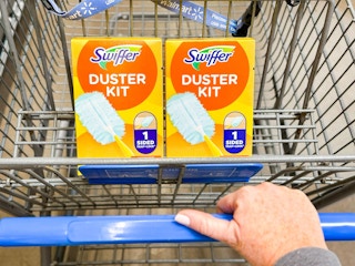 2 Swiffer Duster Kits in Walmart shopping cart
