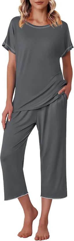 Ekouaer Women's Capri Pajama Set