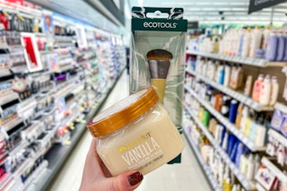 hand holding tree hut and ecotools products